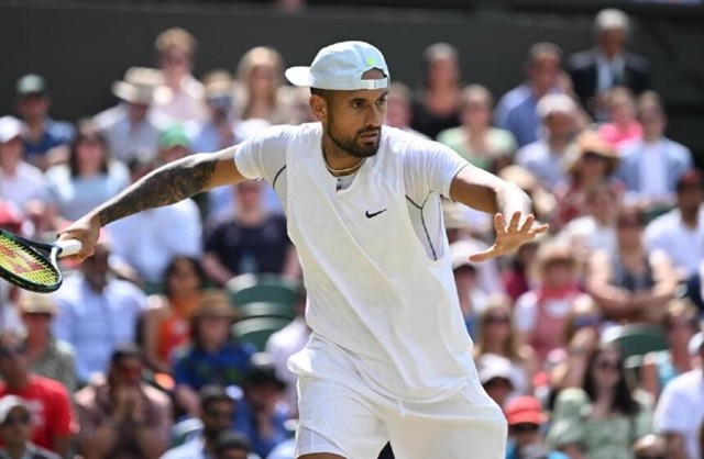 形成一个极 形成一个极