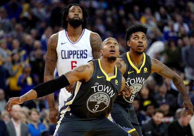 以二人夹击 以二人夹击